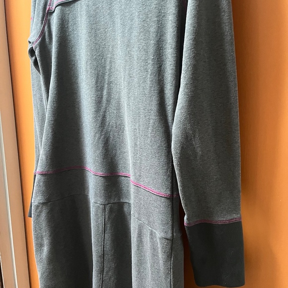 Columbia Knit Dress Women's size Small Grey with Purple stitching, Omni Wick - Picture 4 of 11
